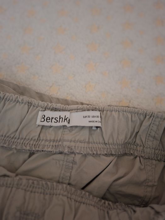 Бежов спортен панталон