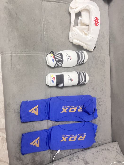 Продаю комплект спорт одежды