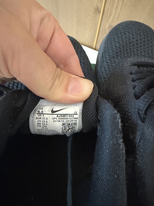 Nike кроссовки 37 размер