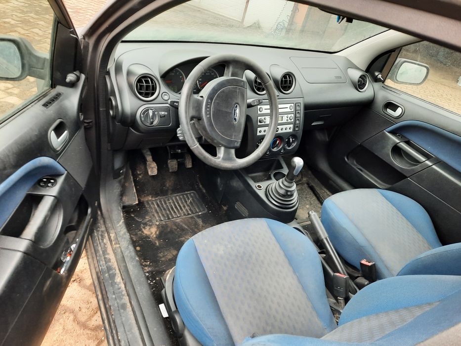 Elemente Caroserie Ford fiesta 1.3i Sport 2+1 uși An 2005