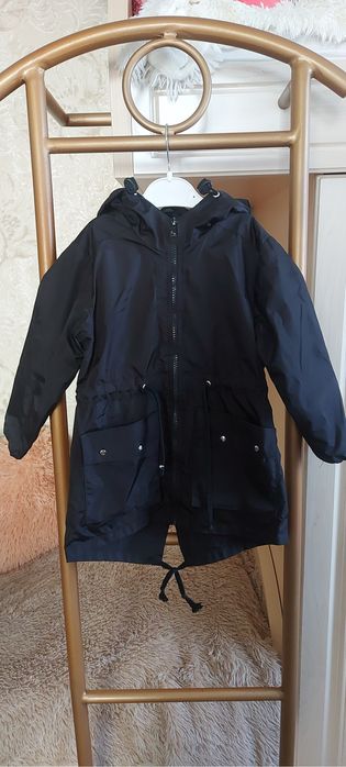 Куртка на мальчика на возраст 4 г весна-осень