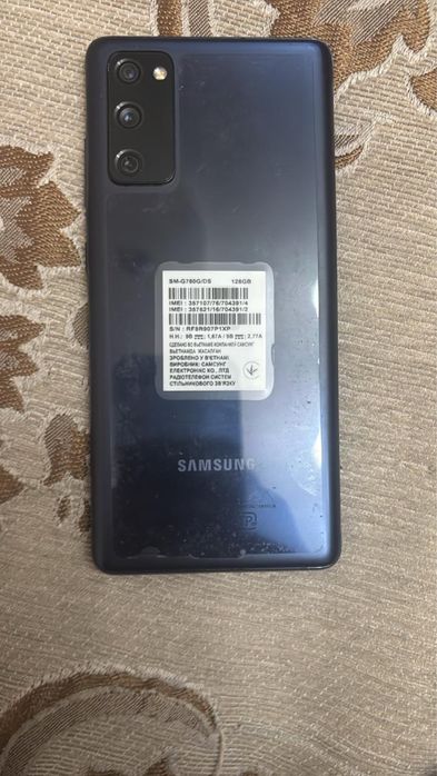 Продаю смартфон Samsung S20 FE 128 ГБ