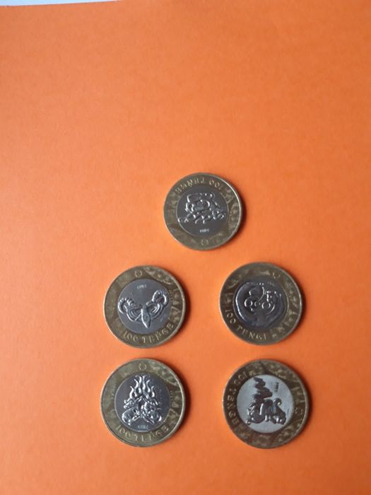 Монеты    номиналом 100 тг