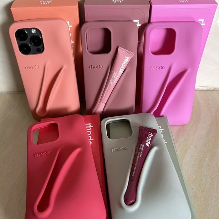 Rhode case / кейс за телефон iphone с място за лип глосс / Lip gloss