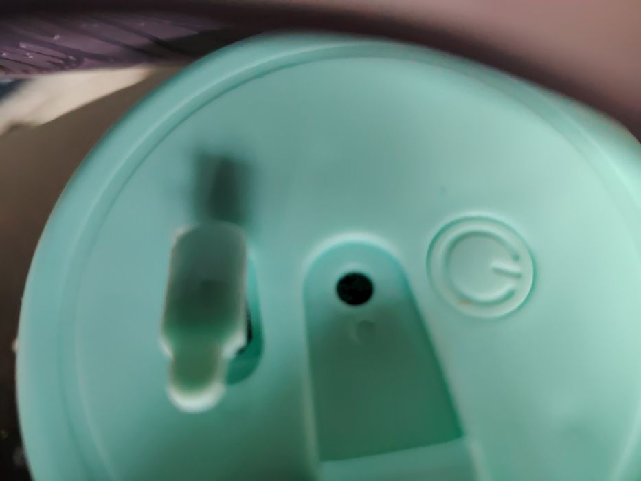 Удобен и практичен блендер.