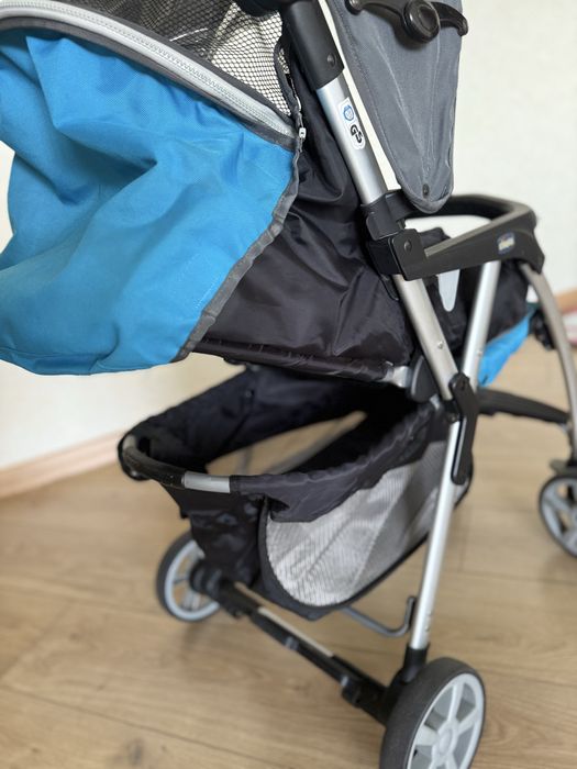 Коляска бренда Chicco