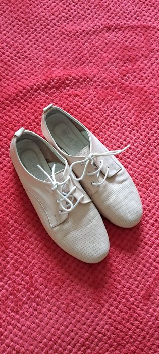 Adidași casual piele