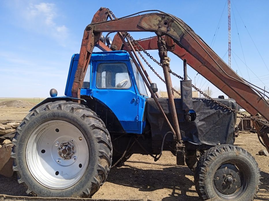 Трактор МТЗ 80,мтз 80 стогоментом