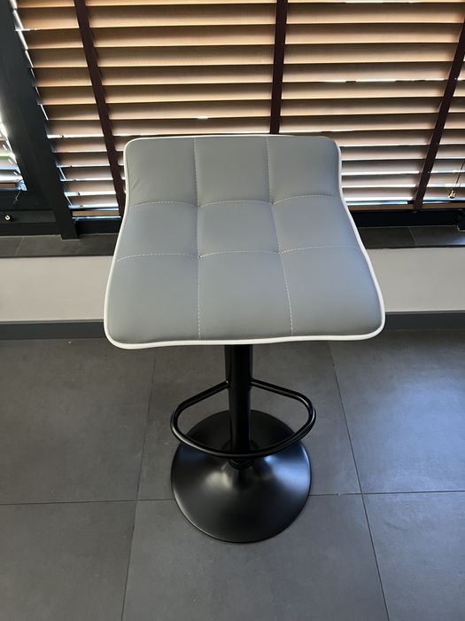 Бар стол Париж-24м гаранция+ безплатна доставка до офис