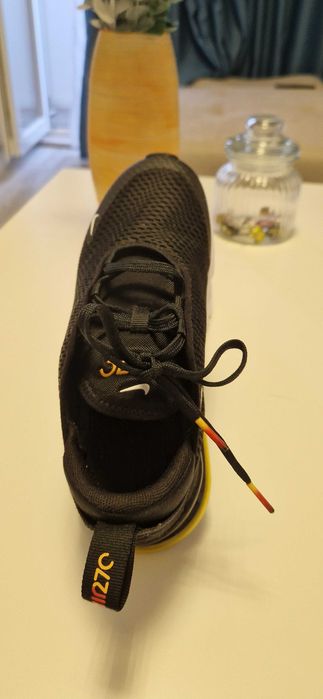 Adidasi Nike 270
