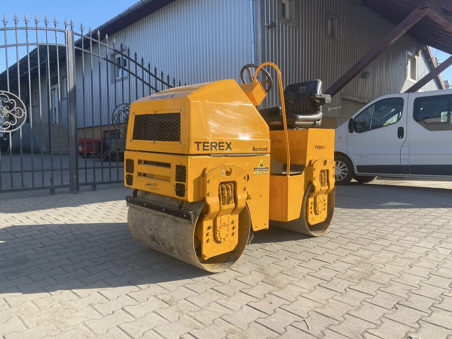 De vanzare sau da inchiriat vibrocompactor Terex Benford