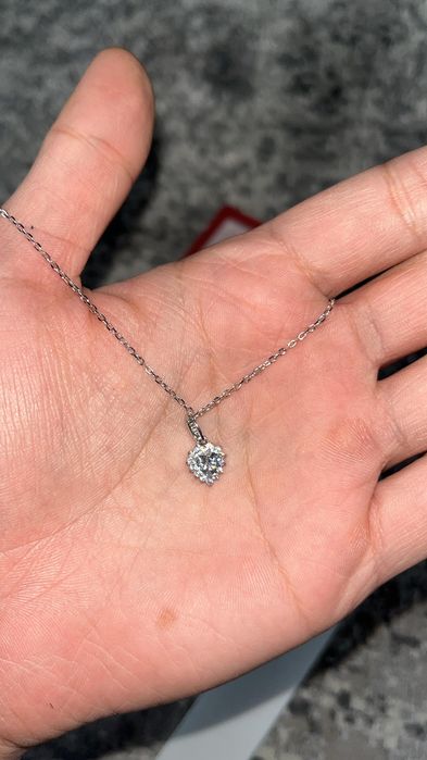 Колье  серебряный 925 пробы камень фианит