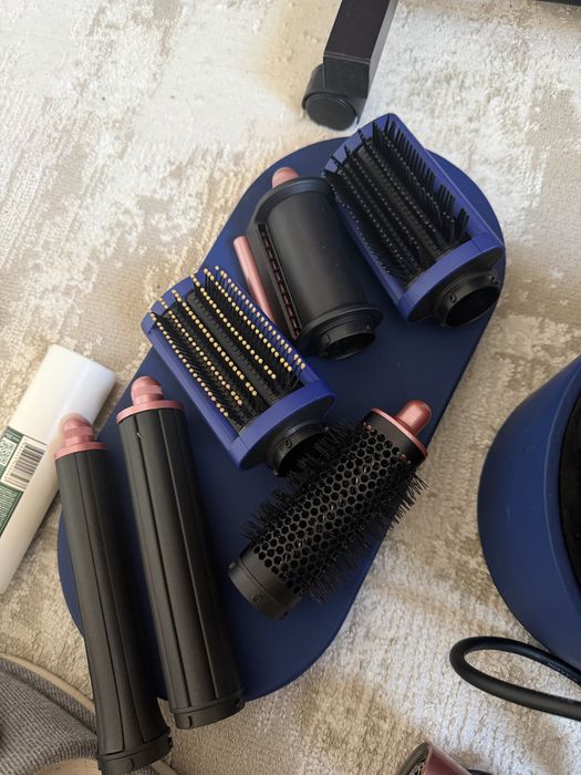 Продам дайсон в отличном состоянии