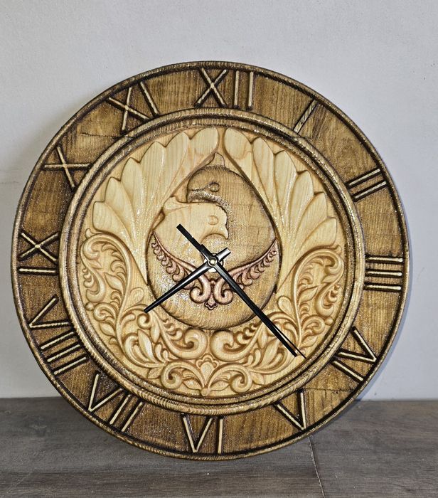 Дървени стинни часовници различни модели