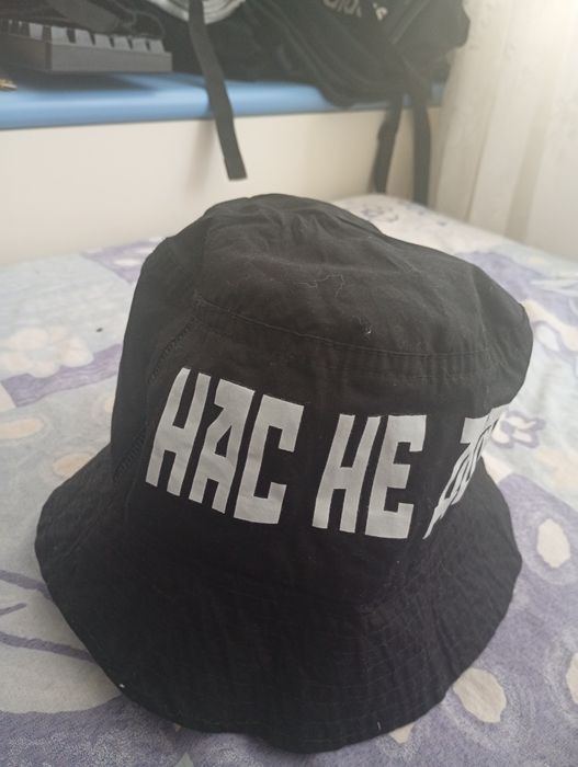 Шапка prizrak нас не догонят