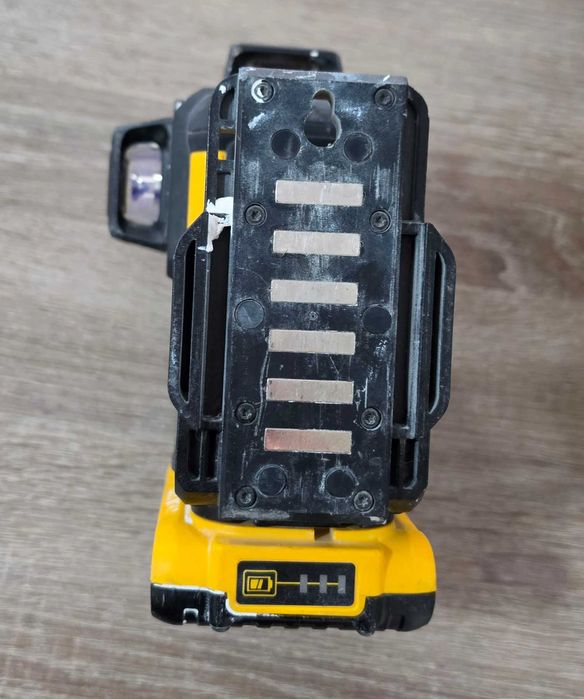 Лазерен нивелир DeWalt DCLE34031D1