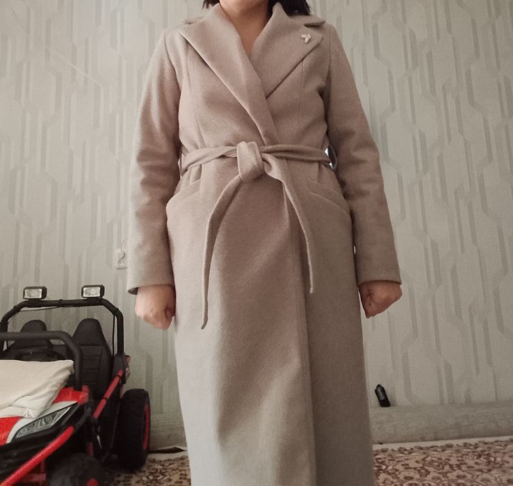 Продам пальто 44 размер.
