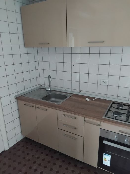 Apartament piata centrala.complet mobilat+loc parcare masina.