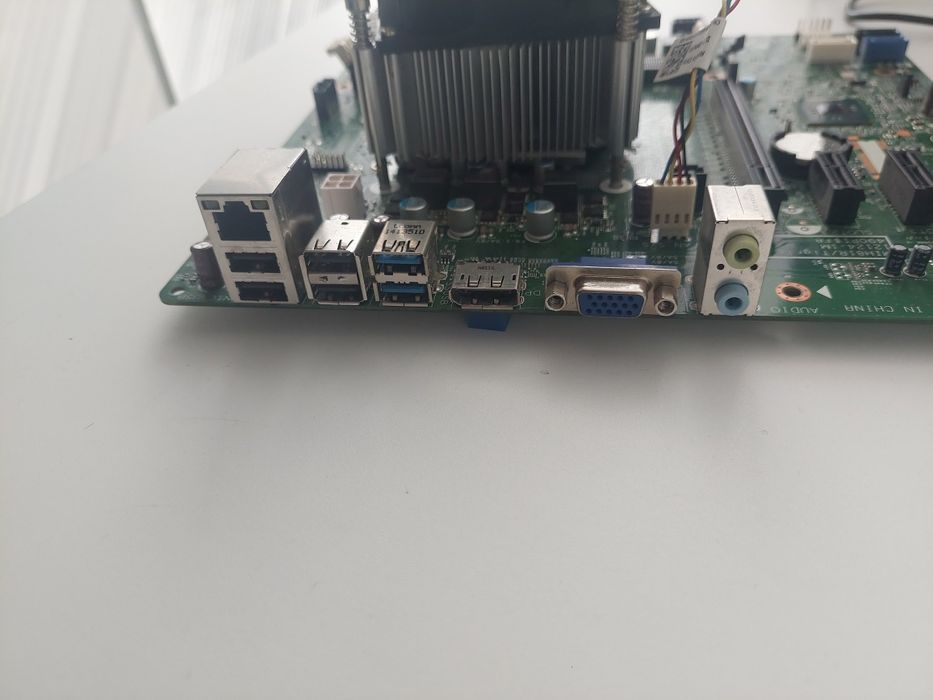 Dell LGA1150 дънна платка + Intel i3-4130 + охлаждане