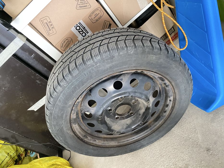 Зимни гуми SNOWPROX 205/55 R16 с джанти 4 бр-общо 150 лв