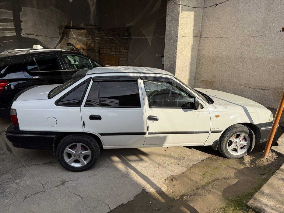 Срочно продается первая нексия в хорошем состоянии...