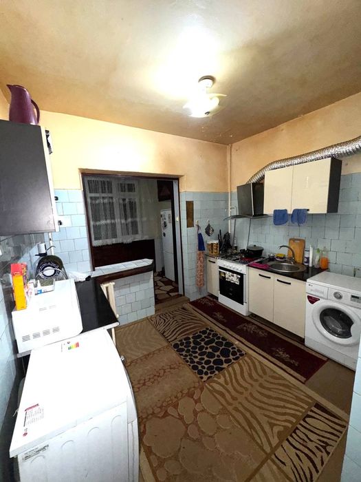 Югнаки продаётся квартира 4/2/4 в Мирзо Улугбекском районе