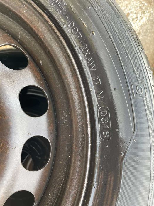 Гуми  с джанти и тазове летни 195/55/15