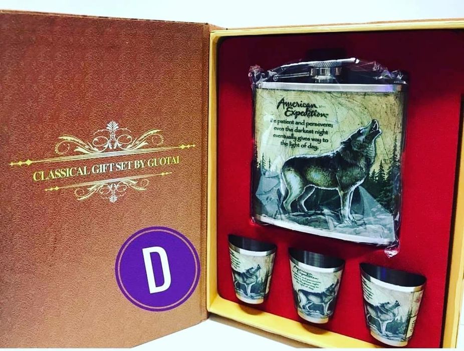 Фляга со стопками