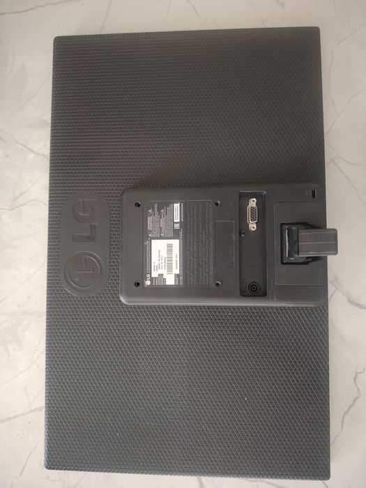 Мониторы б/у 19дюймов без ножек