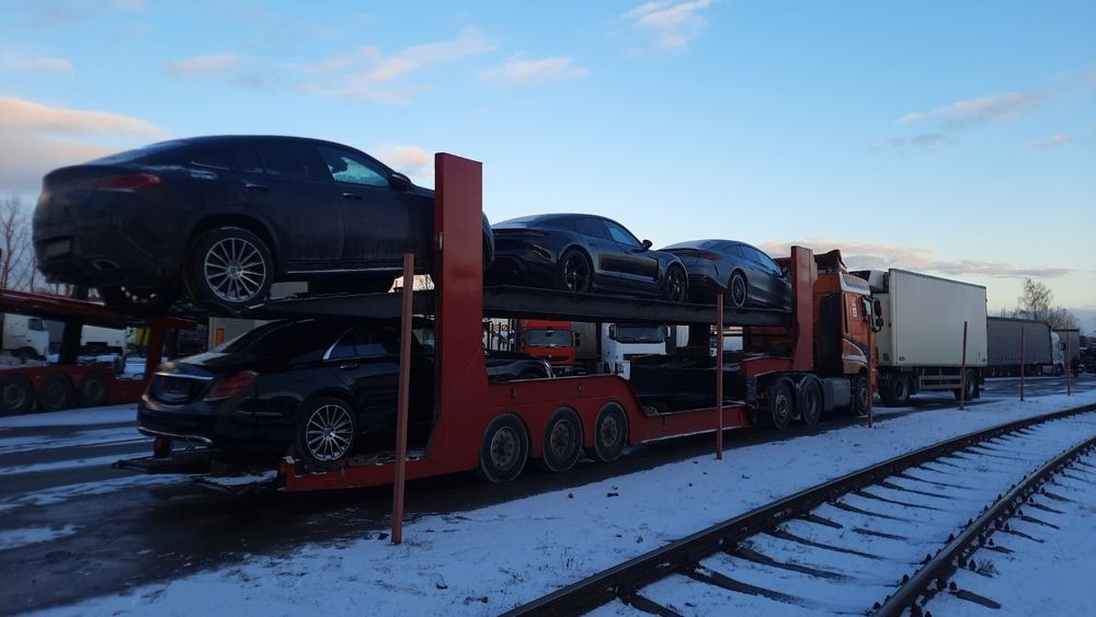 Автовоз полуприцеп шести 6 местный