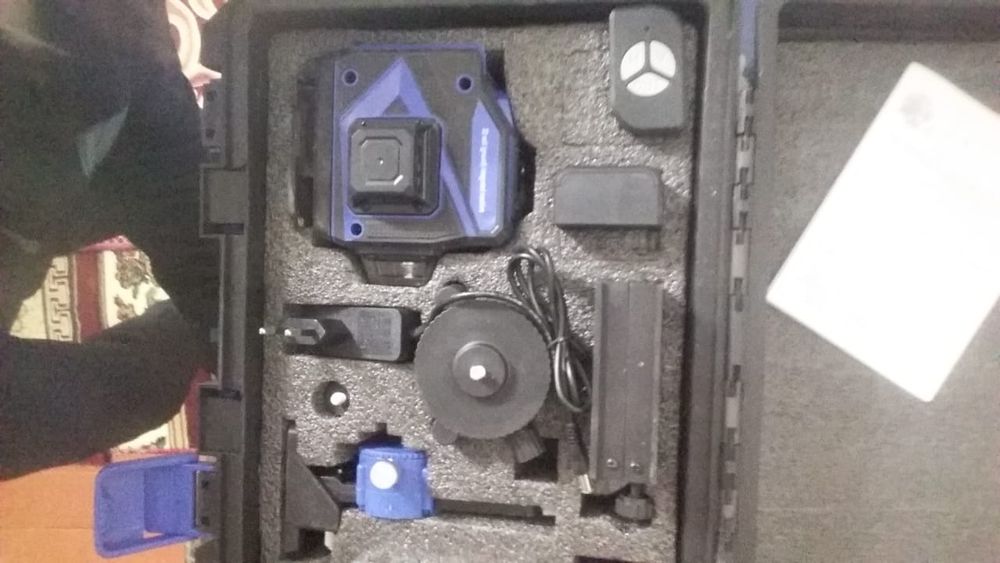 Лазерный уровен для стройка