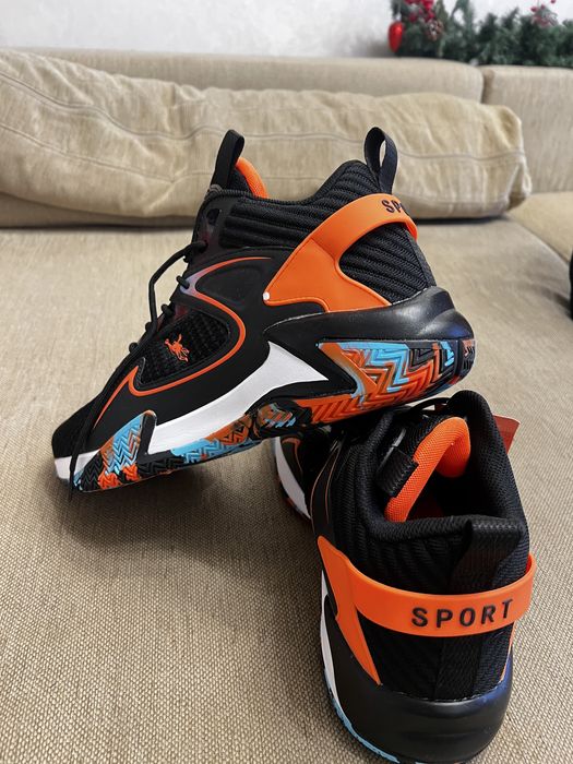 Продам кроссовки Jordan