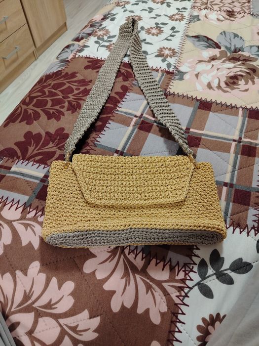 Ръчно плетена чантичка