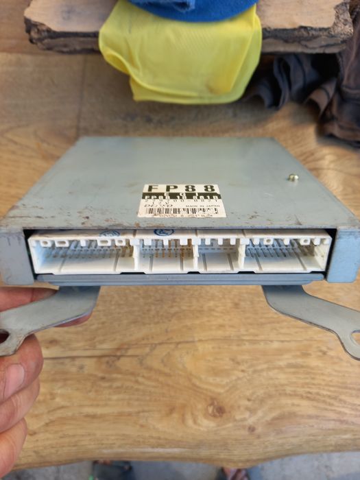 Компютер на мазда премаси  2002 год