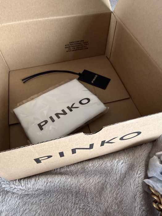Дамска черна чанта PINKO