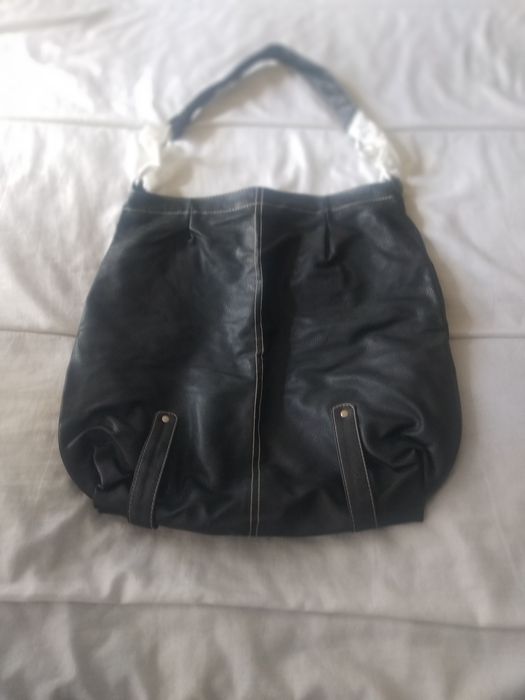 Страхотна черна чанта нова