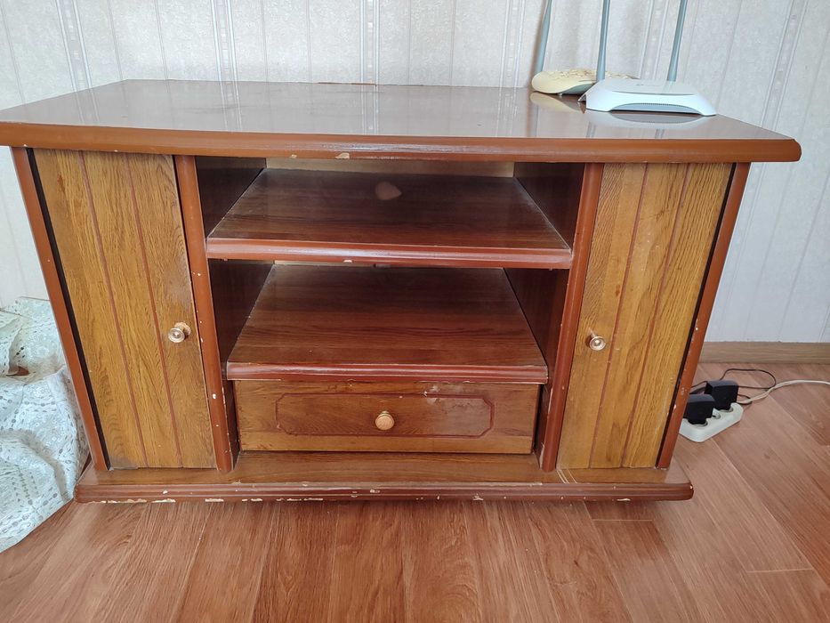 Деревянная тумба