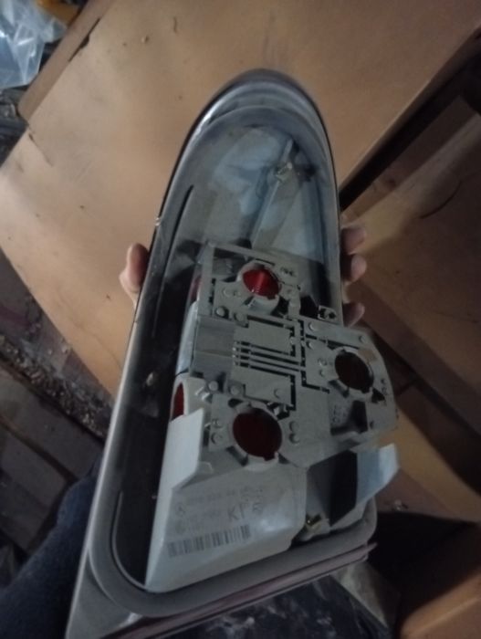 Продам задние стопы на Мерседес