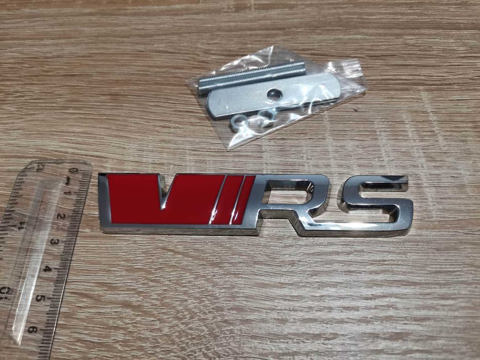 Skoda VRS емблеми  за решетка червено със сребристо