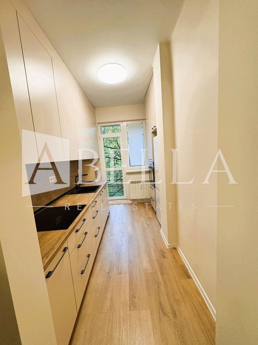 Дава се под наем Тристаен апартамент в София, Център - 80 кв.м за 950 € - Снимка #5