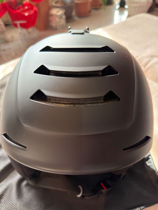 Каска UVEX LEGEND антрацит мат за ски