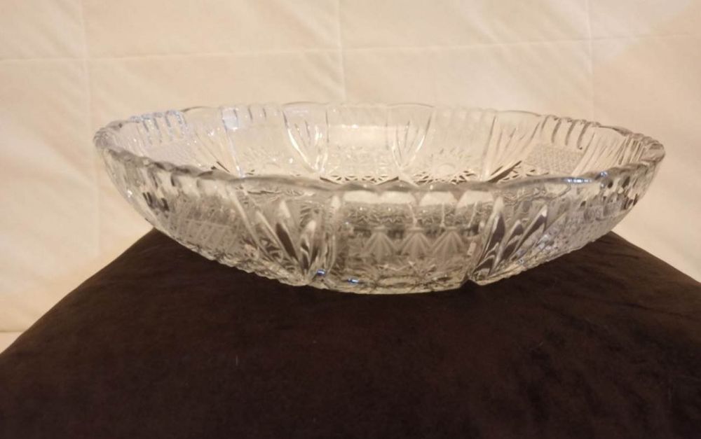 Хрустальный ляган и ваза.