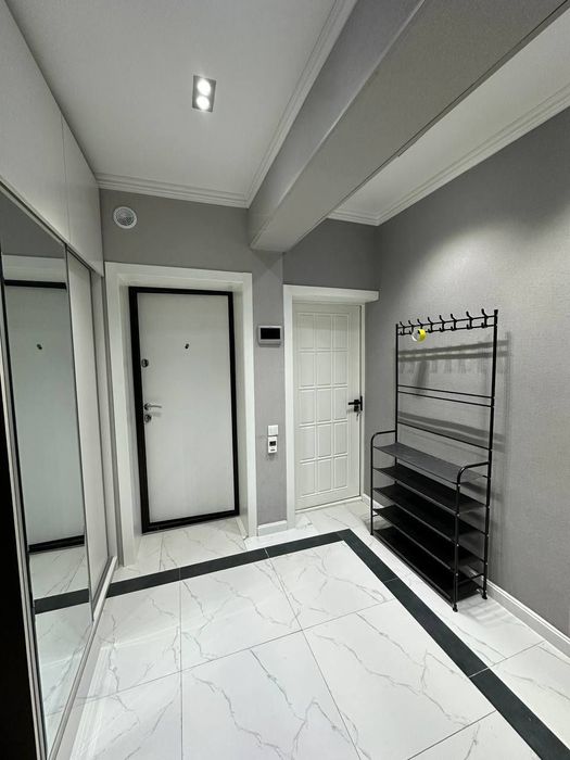 Квартира на Эльбек 3/1/5 общ пл 75м/77 серия Евро