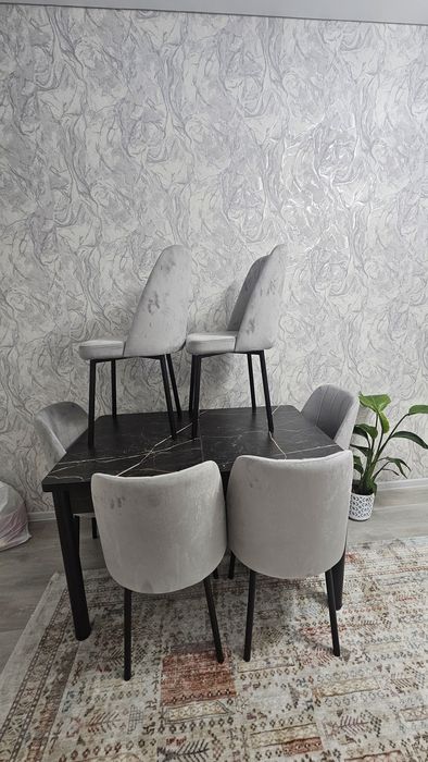 Стол со стульями