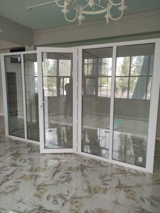 Пластиковые двери, витражи, перегородки.