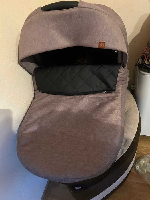 Бебешка количка Piuma