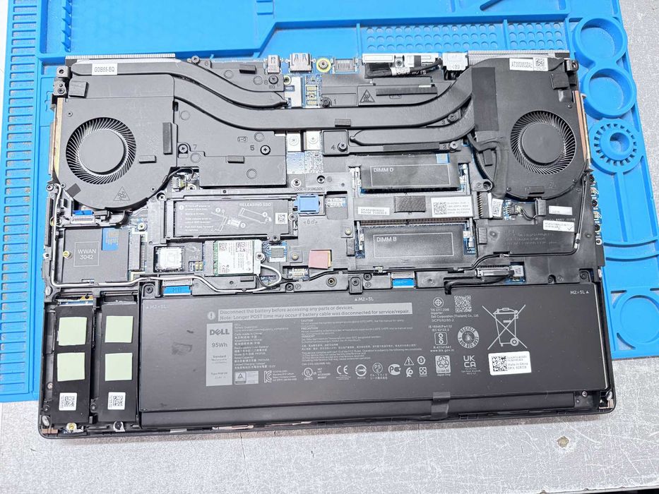 Реновиран лаптоп Dell Precision 7560 15.6" IPS FHD webcam i7-11800H 32GB DDR4 1TB M.2 Nvme Nvidia RTX A4000 M/ клас А/ 12м гаранция