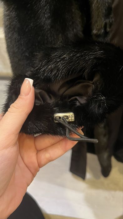 Продам норковую шубу