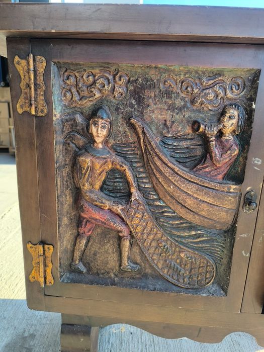 Dulap vechi sculptat Spania