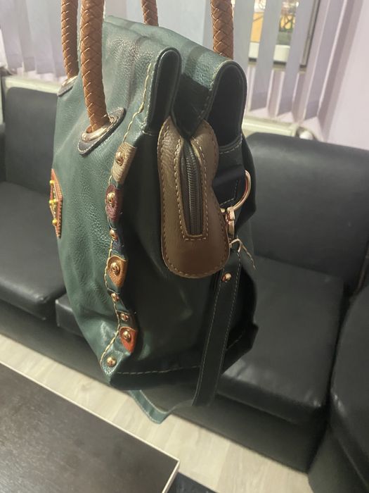 Geanta de umăr cu curea reglabilă